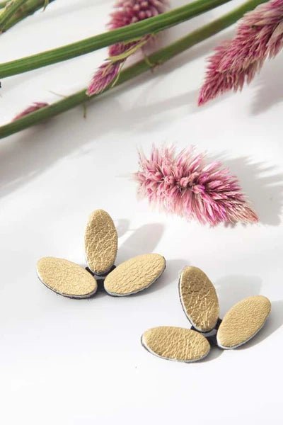 Small Emma Earrings - Gold - The Weitzman Museum Store - EM02GD-JE